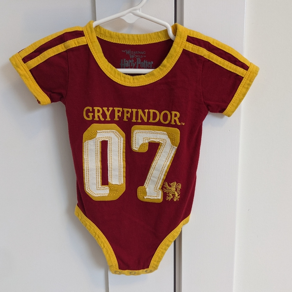 ✨4 for 12 Harry Potter Gryffindor Bodysuit 6 Months